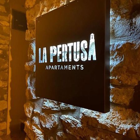 Apartaments La Pertusa 2O Corca  Экстерьер фото