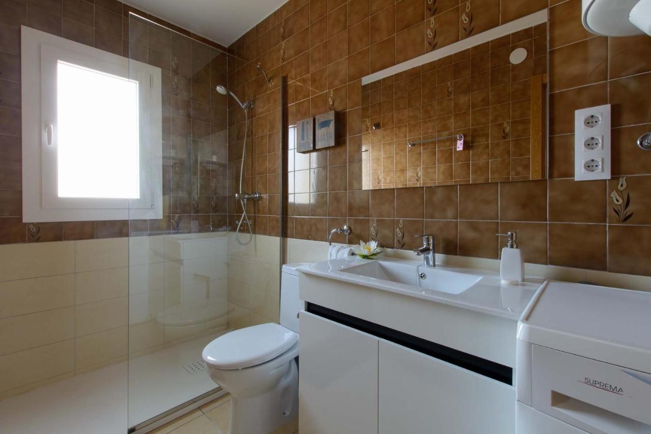 Apartaments La Pertusa 2O Corca  Экстерьер фото