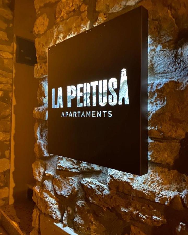 Apartaments La Pertusa 2O Corca  Экстерьер фото