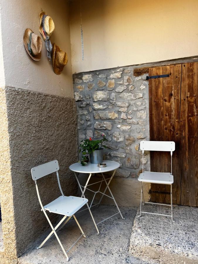 Apartaments La Pertusa 2O Corca  Экстерьер фото